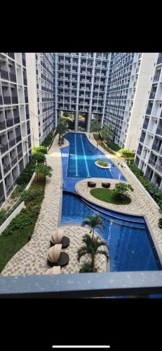 Overnight @ Shakhbot's