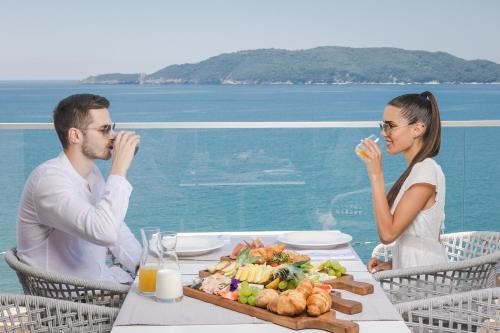 Boutique Hotel Shell