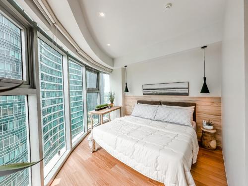 Vibrant Oasis with the best view + Fast WiFi