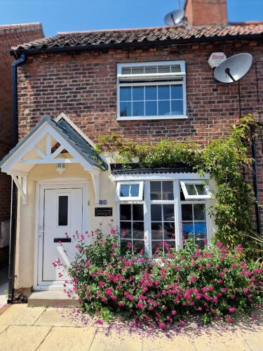 Cosy Cottage Central Bawtry - 2 Bedroom - High End Furnishings