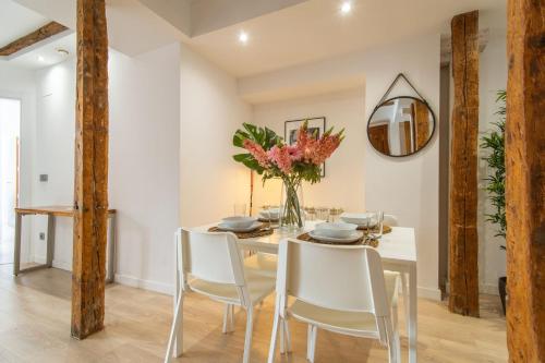 Edificio Calixto by Plaza Mayor Apartamentos