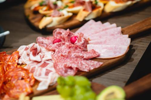 Privilege Suit SLiema