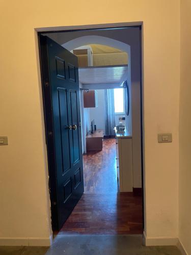 Scoglio della Regina, NUOVO, fronte mare, vicino al porto