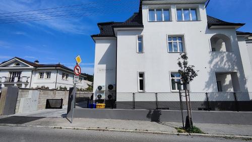 DOHNANYI Villa by CHORS