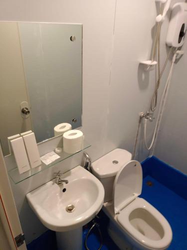Happy Daze Resort Hotel