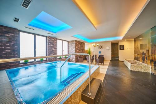 Queens Hotel & Wellness