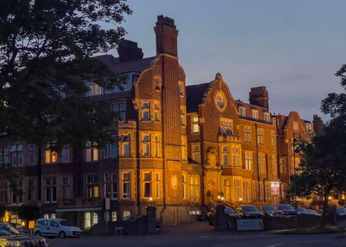 Burlington Hotel, Premier Collection