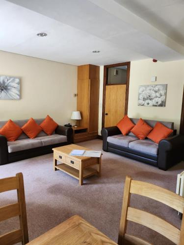 The Lakeland Village Club