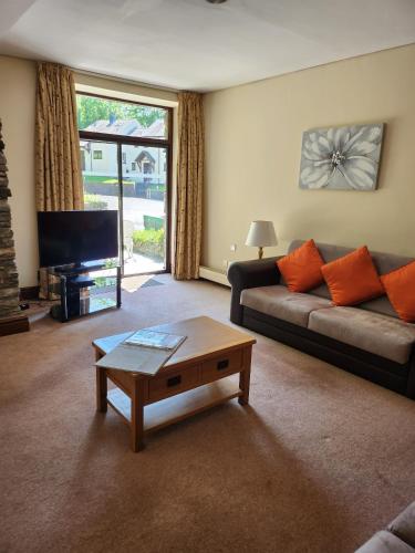 The Lakeland Village Club