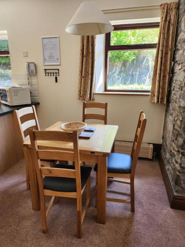 The Lakeland Village Club