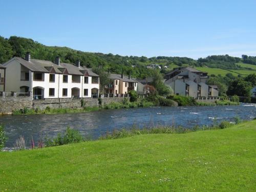 The Lakeland Village Club