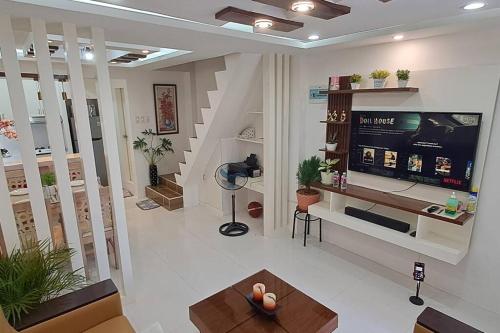 Cozy Transient house in Calapan City 2 airconditioning rooms