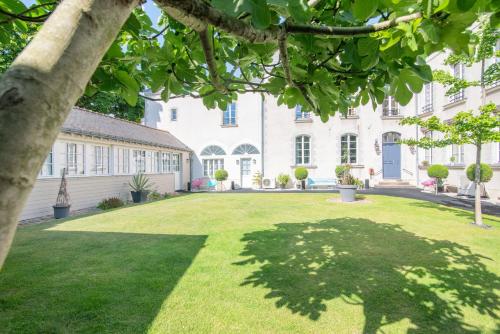 A coté de la place du pilori