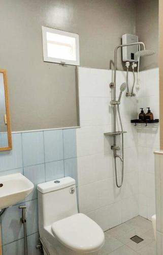 Private Townhouse (Serenia Homestay)