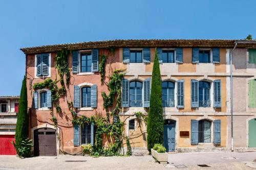 Au Ralenti Du Lierre
