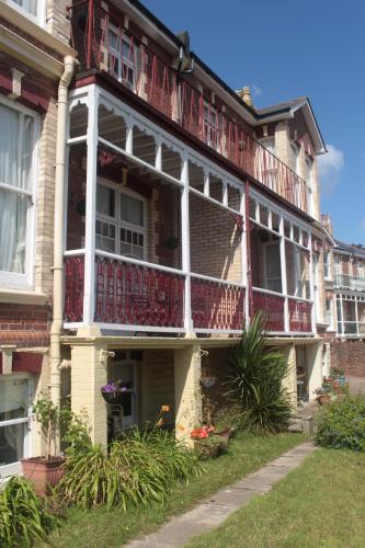 Cleve Court Hotel - Guest House