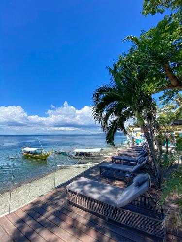 Acacia Resort and Dive Center