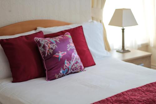 Cleve Court Hotel - Guest House