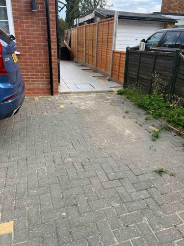 En-suite Double Room - Private Entrance & Free Parking