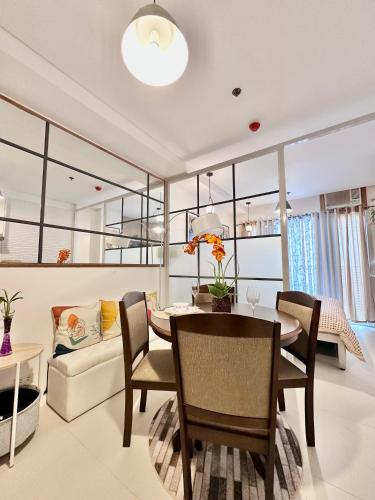 Scandinavian 1 BR beside SM CDO w POOL and Netflix