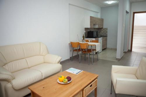 Alecos Hotel Apartments