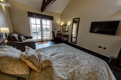 King's Croft Hotel & Venue