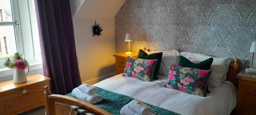 Strome Lodge