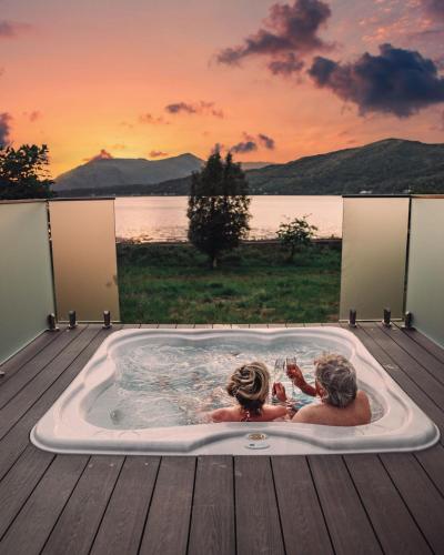 SeaBeds - Luxury Lookouts with Hot Tubs