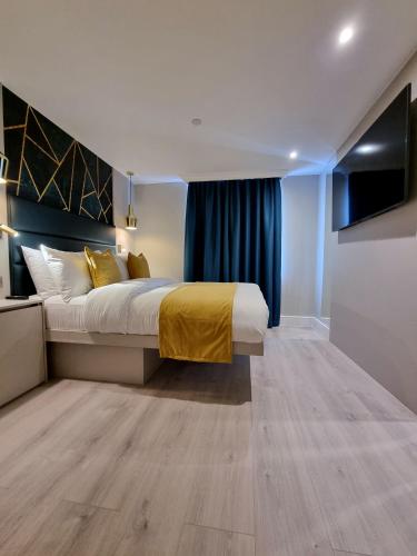 NOX Kensington Gardens