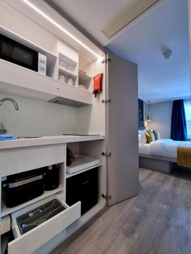 NOX Kensington Gardens