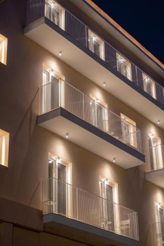 Contessa Bianca Luxury Suites