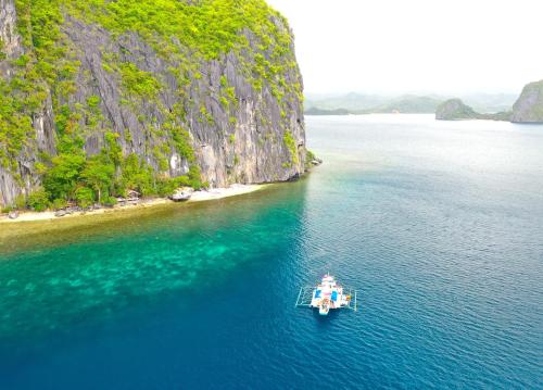 Lihim Resorts