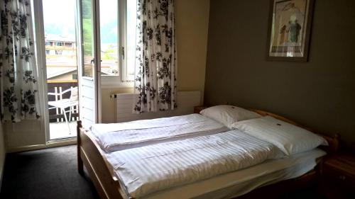 Alpenrose Hotel & Gardens