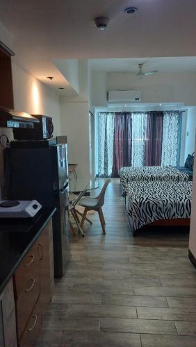 USA embassy front suite Pearl of the Orient