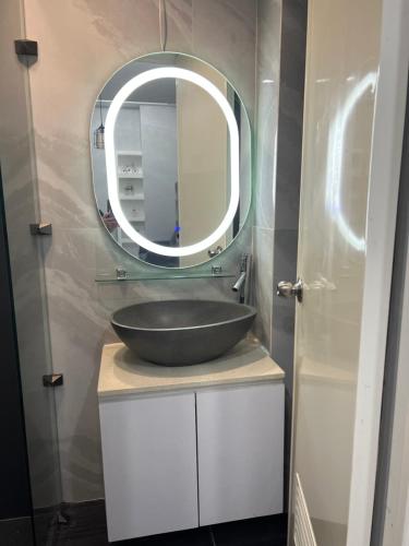 Chic, Modern , Minimalist Design at The Loop Condo tower