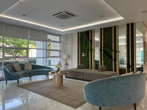 Chic, Modern , Minimalist Design at The Loop Condo tower