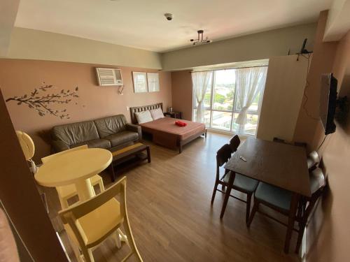 Abreeza chills place T1-1105