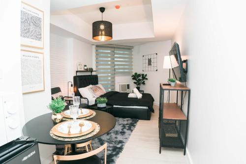 Resort Condo Unit with Stunning View - Azure North