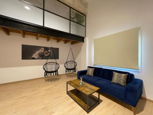 Manresa industrial home