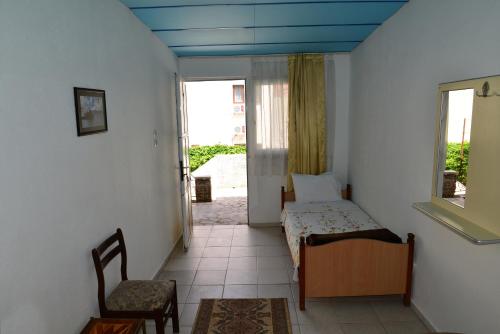Yellow Rose Pension
