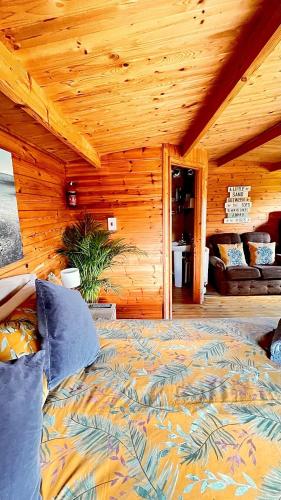 Morlais B & B Log Cabin Accommodation