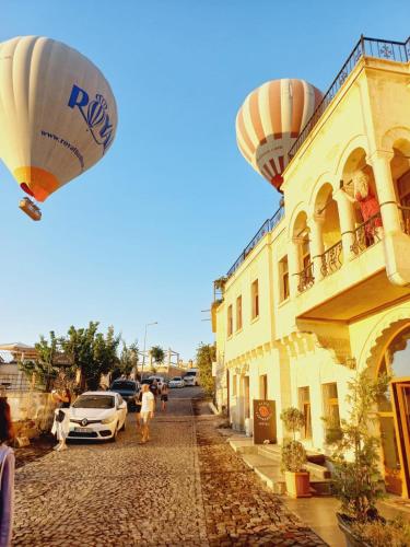 Alice in Cappadocia