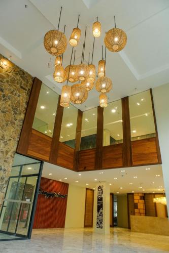 Marianne Suites