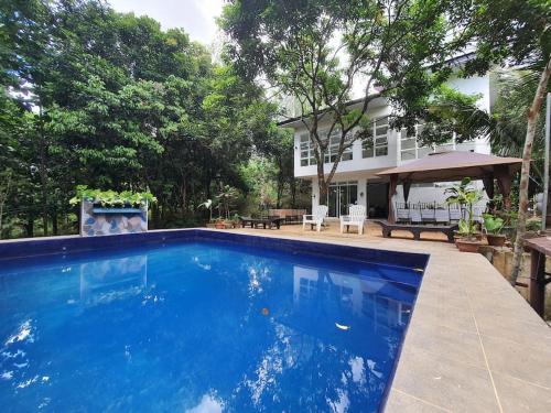 Country Home w Private Pool at Antipolo
