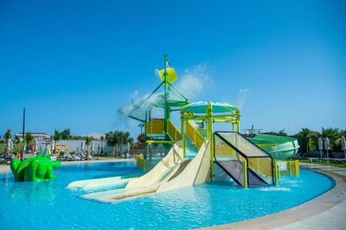 SENSEANA Seaside Resort & Aquadventure