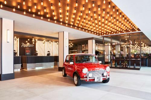 Radisson RED Hotel London Heathrow