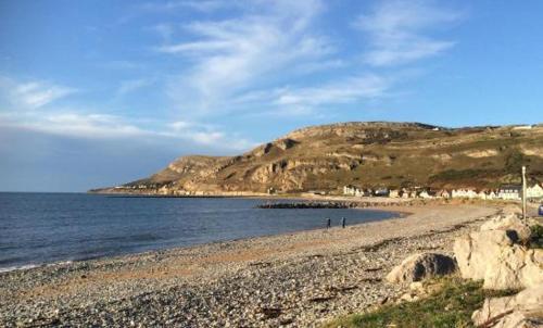 BODLONDEB CASTLE BED & BREAKFAST { CENTRAL LLANDUDNO}