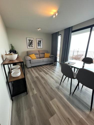 Dona I Apartments at Botanical Garden