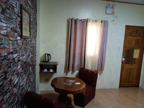 Binalonan Transient/GUESTHOUSE (PENSION GLAYDIE)