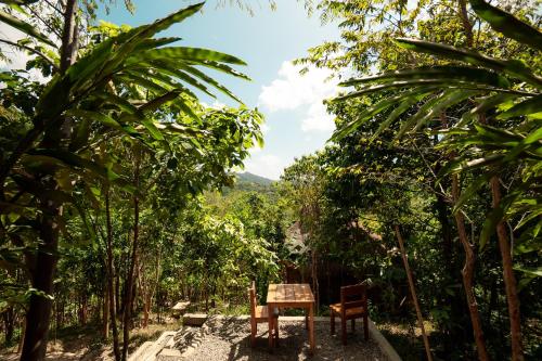 Inigtan Lio Bamboo Cottages